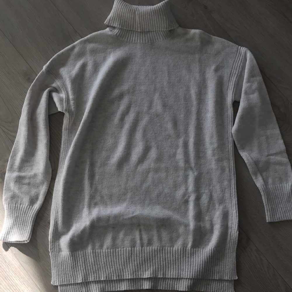 Women’s Grey turtleneck